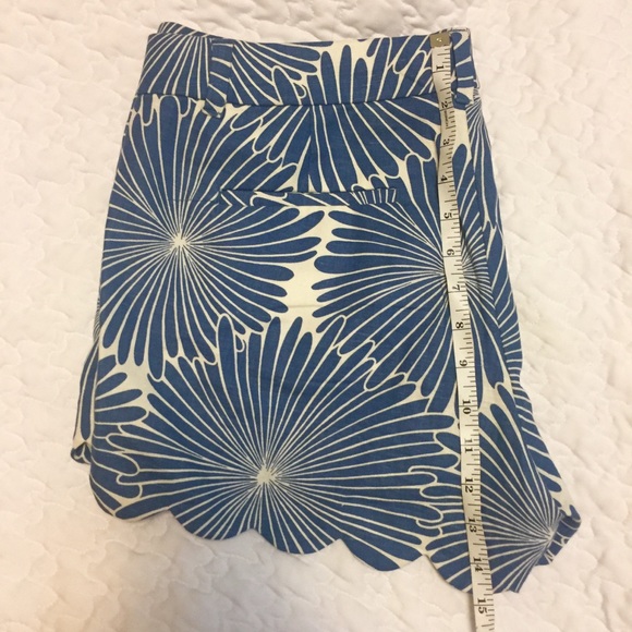 Scalloped Shorts - Picture 4 of 8